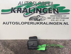 Usagé Grille aération tableau de bord Volkswagen Golf V (1K1) 1.4 TSI 140 16V Prix € 20,00 Règlement à la marge proposé par Autosloperij Kralingen B.V.