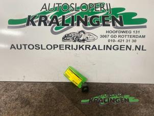 Usagé Commutateur rétroviseur Volkswagen Golf V (1K1) 1.4 TSI 140 16V Prix € 20,00 Règlement à la marge proposé par Autosloperij Kralingen B.V.