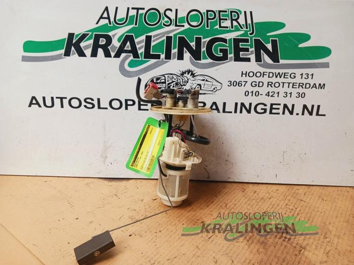 Usagé Pompe essence Saab 9-3 I (YS3D) 2.0t 16V Prix € 50,00 Règlement à la marge proposé par Autosloperij Kralingen B.V.