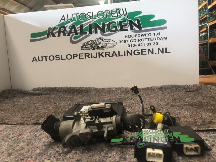 Gebrauchte Schlossset Chevrolet Kalos (SF48) 1.2 Preis € 150,00 Margenregelung angeboten von Autosloperij Kralingen B.V.