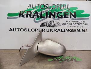 Gebrauchte Außenspiegel links Mercedes CLK (C208) 2.0 200 16V Preis € 50,00 Margenregelung angeboten von Autosloperij Kralingen B.V.
