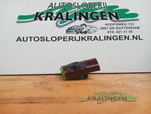 Usados Interruptor de luz Opel Astra H (L48) 1.6 16V Twinport Precio € 25,00 Norma de margen ofrecido por Autosloperij Kralingen B.V.