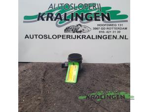 Używane Czujnik masy powietrza Mercedes CLK (W208) 3.2 320 V6 18V Cena € 50,00 Procedura marży oferowane przez Autosloperij Kralingen B.V.