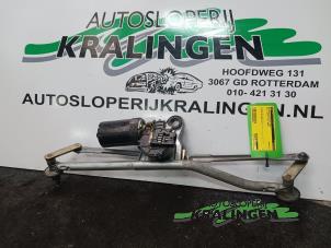 Usagé Moteur essuie-glace avant BMW 3 serie (E46/4) 320d 16V Prix € 50,00 Règlement à la marge proposé par Autosloperij Kralingen B.V.