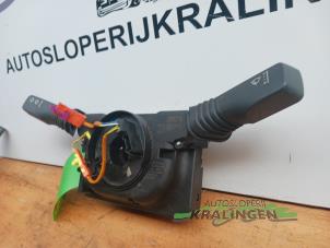 Usagé Commutateur feu clignotant Opel Astra H (L48) 1.6 16V Twinport Prix € 50,00 Règlement à la marge proposé par Autosloperij Kralingen B.V.