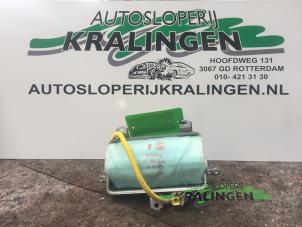 Usagé Airbag droite (tableau de bord) Toyota Corolla (E12) 2.0 D-4D 16V 90 Prix € 100,00 Règlement à la marge proposé par Autosloperij Kralingen B.V.