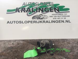 Używane Pompa prózniowa wspomagania hamulców Volkswagen Golf IV (1J1) 2.3 V5 GTI 20V Cena € 50,00 Procedura marży oferowane przez Autosloperij Kralingen B.V.