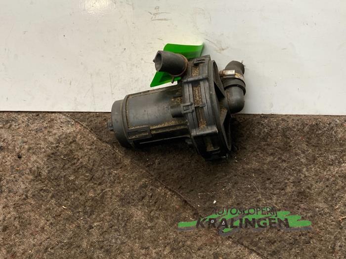 Begagnade Sekundär pump Volkswagen Sharan (7M8/M9/M6) 2.8 VR6 Syncro Pris € 50,00 Marginaltabell erbjuds av Autosloperij Kralingen B.V.