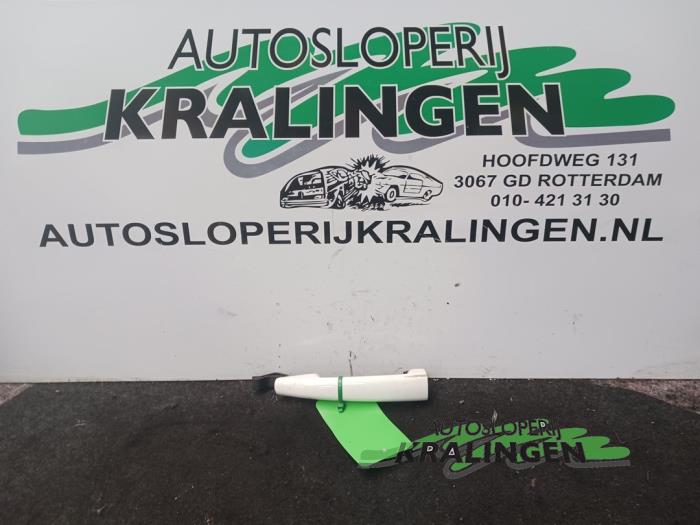 Begagnade Handtag Citroen Berlingo 1.6 Hdi 75 Pris € 25,00 Marginaltabell erbjuds av Autosloperij Kralingen B.V.