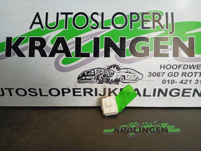 Begagnade Relä Mitsubishi Colt (Z2/Z3) 1.5 16V Pris € 25,00 Marginaltabell erbjuds av Autosloperij Kralingen B.V.
