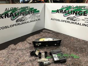 Usagé Kit serrure Opel Corsa C (F08/68) 1.0 12V Twin Port Prix € 150,00 Règlement à la marge proposé par Autosloperij Kralingen B.V.