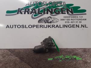 Gebrauchte Scheibenwischermotor vorne Daihatsu Cuore (L251/271/276) 1.0 12V DVVT Preis € 25,00 Margenregelung angeboten von Autosloperij Kralingen B.V.