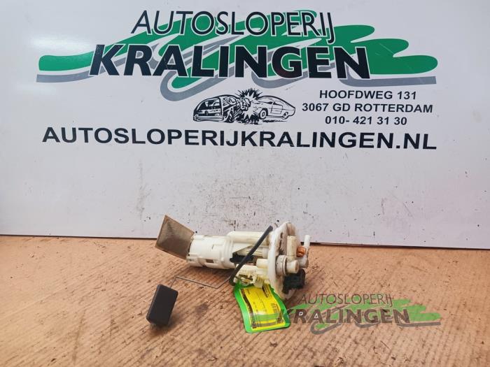 Begagnade Bensinpump Daihatsu Cuore (L251/271/276) 1.0 12V DVVT Pris € 14,97 Marginaltabell erbjuds av Autosloperij Kralingen B.V.