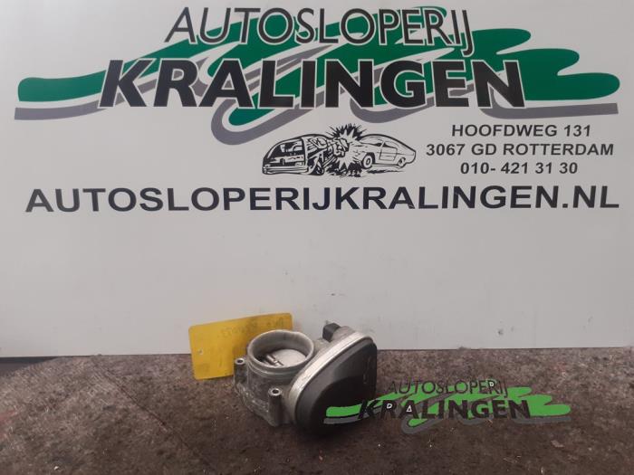 Gebrauchte Drosselklappengehäuse BMW 3 serie Touring (E46/3) 318i 16V Preis € 50,00 Margenregelung angeboten von Autosloperij Kralingen B.V.