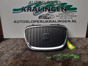 Usagé Calandre Seat Leon (1P1) 1.6 TDI 16V 105 Prix € 70,00 Règlement à la marge proposé par Autosloperij Kralingen B.V.