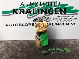 Używane Pompa oleju napedowego Volkswagen Caddy Combi III (2KB,2KJ) 2.0 SDI Cena € 70,00 Procedura marży oferowane przez Autosloperij Kralingen B.V.