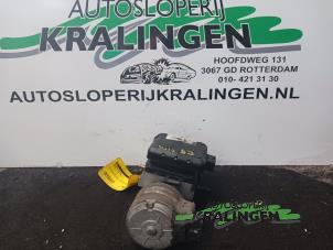 Usagé Suspension pompe (hydr.) Citroen C5 I Berline (DC) 2.0 16V Prix € 100,00 Règlement à la marge proposé par Autosloperij Kralingen B.V.