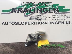 Used Rear wiper motor Volkswagen Fox (5Z) 1.4 16V Price € 25,00 Margin scheme offered by Autosloperij Kralingen B.V.