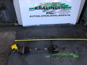 Usados Eje de transmisión izquierda delante Volkswagen Golf IV (1J1) 1.9 TDI Precio € 50,00 Norma de margen ofrecido por Autosloperij Kralingen B.V.