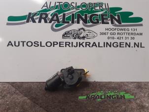 Gebrauchte Scheibenwischermotor vorne Daihatsu YRV (M2) 1.3 16V DVVT Preis € 25,00 Margenregelung angeboten von Autosloperij Kralingen B.V.