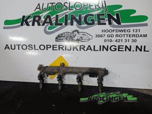 Używane Wtryskiwacz (wtrysk benzyny) Opel Zafira (F75) 2.2 16V Cena € 50,00 Procedura marży oferowane przez Autosloperij Kralingen B.V.