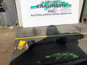 Usagé Cardan gauche (transmission) Volkswagen Polo III (6N2) 1.4 Prix € 35,00 Règlement à la marge proposé par Autosloperij Kralingen B.V.