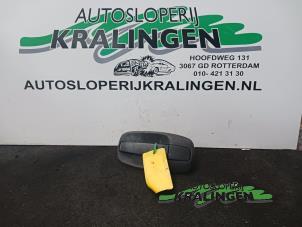 Używane Uchwyt reczny Renault Trafic New (FL) 1.9 dCi 100 16V Cena € 25,00 Procedura marży oferowane przez Autosloperij Kralingen B.V.