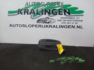 Used Handle Renault Trafic New (FL) 1.9 dCi 100 16V Price € 25,00 Margin scheme offered by Autosloperij Kralingen B.V.