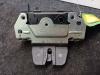 Boot lid lock mechanism from a Opel Astra H (L48) 1.6 16V Twinport 2004