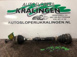 Usagé Arbre de transmission avant droit Volkswagen Passat (3B3) 2.3 V5 20V Prix € 50,00 Règlement à la marge proposé par Autosloperij Kralingen B.V.