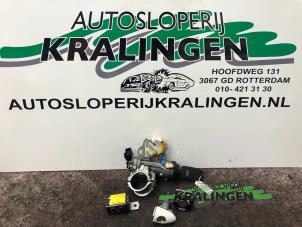Usagé Kit serrure Kia Rio III (UB) 1.2 CVVT 16V Prix € 250,00 Règlement à la marge proposé par Autosloperij Kralingen B.V.