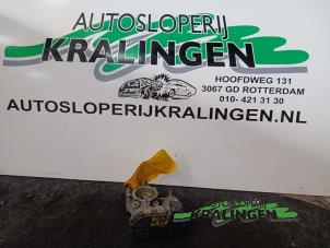 Used Throttle body Opel Corsa C (F08/68) 1.2 16V Price € 50,00 Margin scheme offered by Autosloperij Kralingen B.V.
