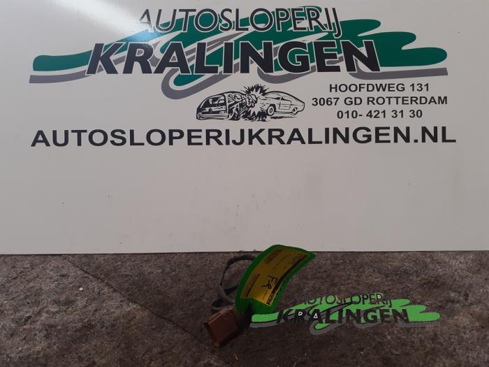Usados Sonda Lambda Volkswagen Passat (3B3) 2.3 V5 20V Precio € 9,98 Norma de margen ofrecido por Autosloperij Kralingen B.V.