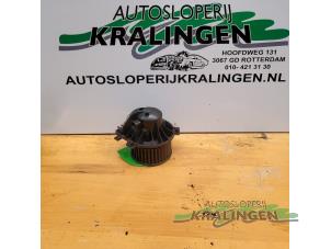 Usados Motor de ventilador de calefactor Austin Mini Open (R52) 1.6 16V Cooper Precio € 100,00 Norma de margen ofrecido por Autosloperij Kralingen B.V.