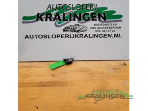 Usagé Interrupteur de volant Austin Mini Open (R52) 1.6 16V Cooper Prix € 25,00 Règlement à la marge proposé par Autosloperij Kralingen B.V.