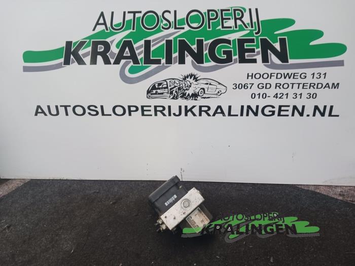 Begagnade ABS-pump Ford Focus C-Max 1.8 16V Pris € 19,98 Marginaltabell erbjuds av Autosloperij Kralingen B.V.