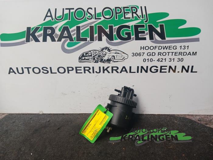 Begagnade Bränslefilterhus Peugeot 206 (2A/C/H/J/S) 2.0 XS,XT HDi Pris € 50,00 Marginaltabell erbjuds av Autosloperij Kralingen B.V.