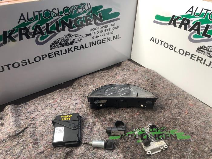 Gebrauchte Schlossset Opel Corsa C (F08/68) 1.0 12V Preis € 150,00 Margenregelung angeboten von Autosloperij Kralingen B.V.