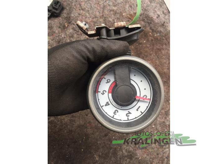 Tachometer from a Toyota Aygo (B10) 1.4 HDI 2006