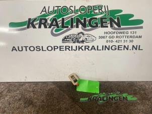 Usados Interruptor de ventanilla eléctrica Audi A2 (8Z0) 1.4 16V Precio € 10,00 Norma de margen ofrecido por Autosloperij Kralingen B.V.