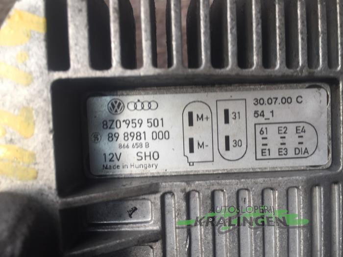 Sterownik ukladu chlodzenia z Audi A2 (8Z0) 1.4 16V 2002