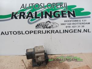 Used ABS pump Renault Trafic New (FL) 1.9 dCi 82 16V Price € 70,00 Margin scheme offered by Autosloperij Kralingen B.V.