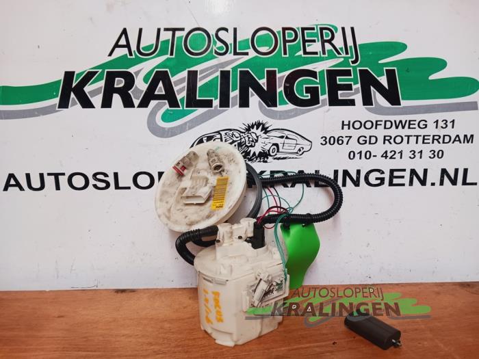Usagé Pompe essence Ford Focus 1 Wagon 1.6 16V Prix € 19,99 Règlement à la marge proposé par Autosloperij Kralingen B.V.