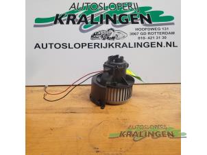 Usagé Moteur de ventilation chauffage Opel Astra H (L48) 1.8 16V Prix € 50,00 Règlement à la marge proposé par Autosloperij Kralingen B.V.