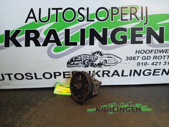 Usagé Pompe direction assistée Volvo V70 (SW) 2.4 T 20V Prix € 75,00 Règlement à la marge proposé par Autosloperij Kralingen B.V.