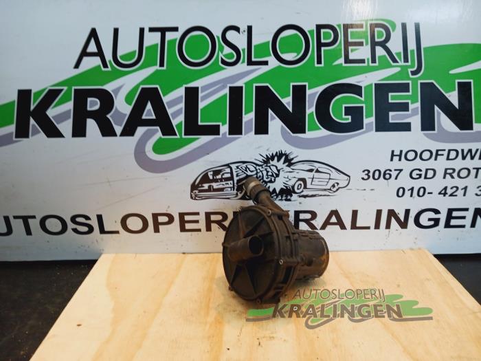 Begagnade Sekundär pump BMW 3 serie (E46/4) 318i Pris € 50,00 Marginaltabell erbjuds av Autosloperij Kralingen B.V.