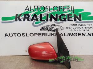 Begagnade Skärmspegel, höger Daihatsu Sirion 2 (M3) 1.0 12V DVVT Pris € 50,00 Marginaltabell erbjuds av Autosloperij Kralingen B.V.