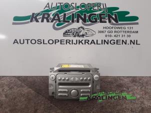 Usados Reproductor de CD y radio Daihatsu Sirion 2 (M3) 1.0 12V DVVT Precio € 100,00 Norma de margen ofrecido por Autosloperij Kralingen B.V.