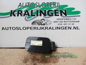 Used Tank cap cover Renault Scénic II (JM) 2.0 16V Price € 25,00 Margin scheme offered by Autosloperij Kralingen B.V.