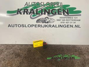 Usagé Commutateur vitre électrique Seat Arosa (6H1) 1.0 MPi Prix € 10,00 Règlement à la marge proposé par Autosloperij Kralingen B.V.